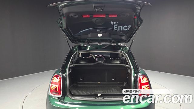 Mini Cooper 2019 — photo 26