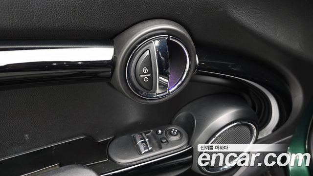 Mini Cooper 2019 — photo 29