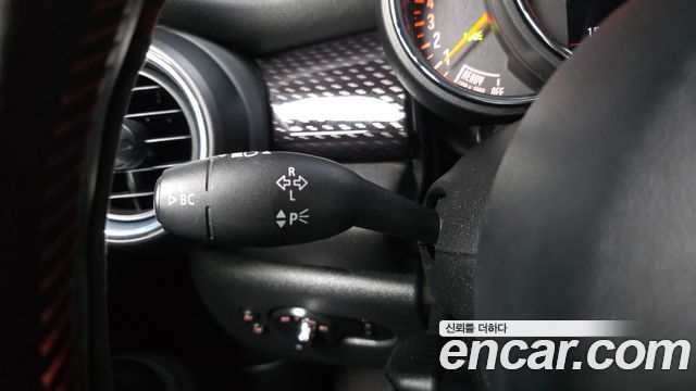 Mini Cooper 2019 — photo 30