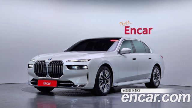 BMW 7-Series 2023 — photo 34