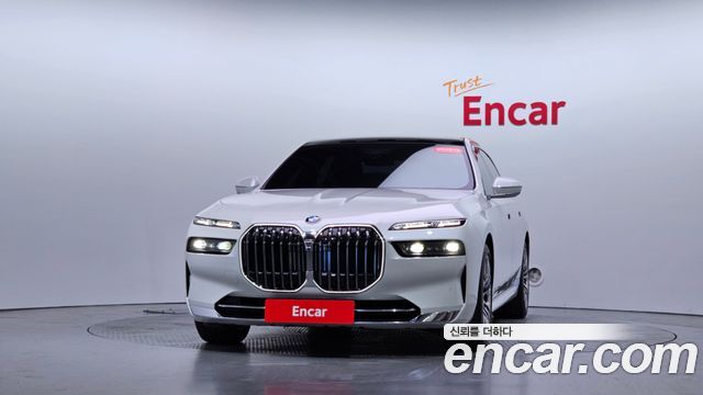 BMW 7-Series 2023 — photo 3