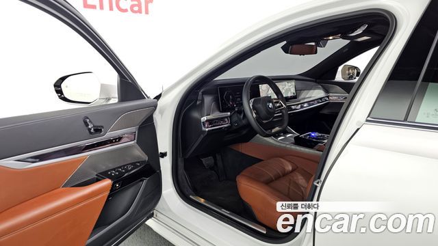 BMW 7-Series 2023 — photo 13