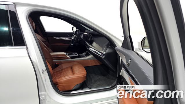 BMW 7-Series 2023 — photo 25