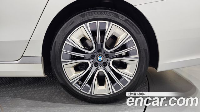 BMW 7-Series 2023 — photo 7