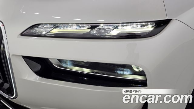 BMW 7-Series 2023 — photo 8