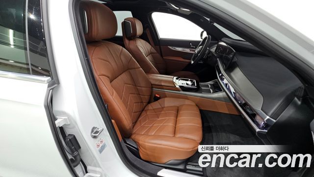BMW 7-Series 2023 — photo 16