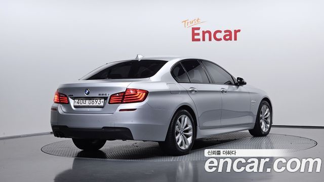 BMW 5-Series 2016 — photo 2