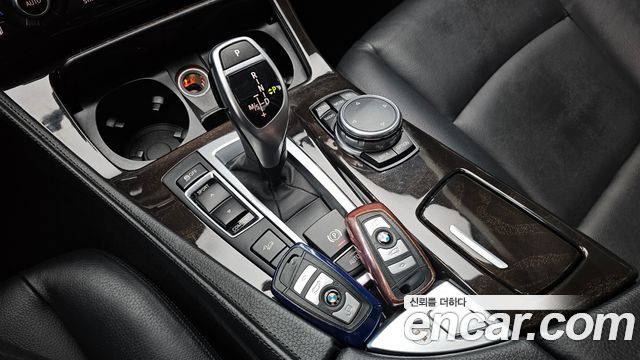 BMW 5-Series 2016 — photo 12