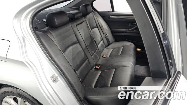 BMW 5-Series 2016 — photo 17