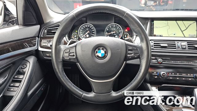 BMW 5-Series 2016 — photo 19
