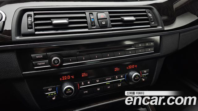 BMW 5-Series 2016 — photo 26