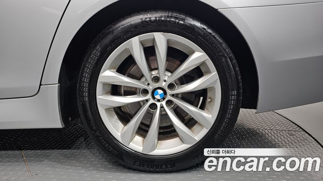 BMW 5-Series 2016 — photo 7