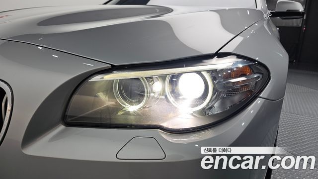 BMW 5-Series 2016 — photo 8