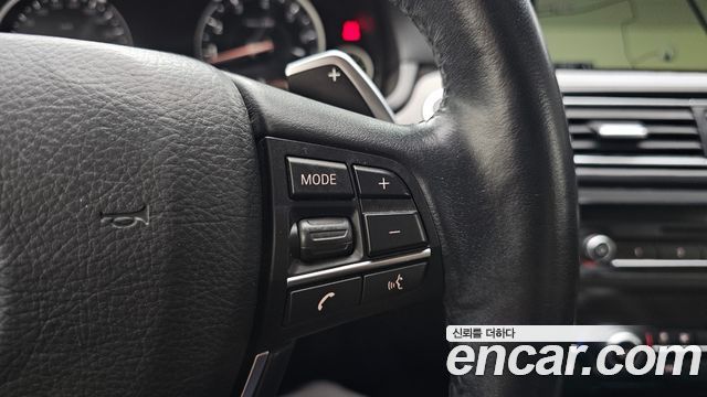 BMW 5-Series 2016 — photo 28