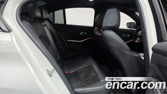 BMW 3-Series 2022 — photo 17