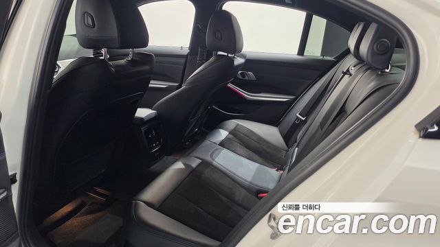 BMW 3-Series 2022 — photo 25