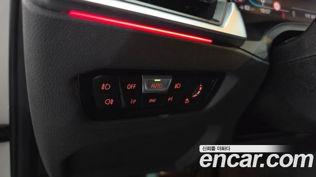 BMW 3-Series 2022 — photo 29
