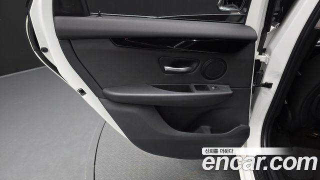 BMW 2-Series 2021 — photo 15