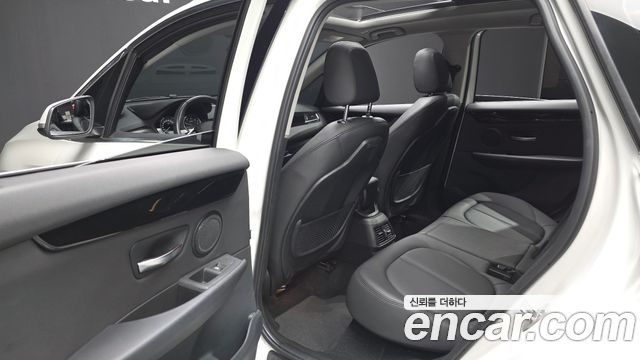 BMW 2-Series 2021 — photo 16