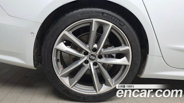 Audi A7 2022 — photo 5