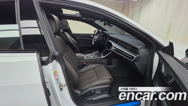 Audi A7 2022 — photo 13