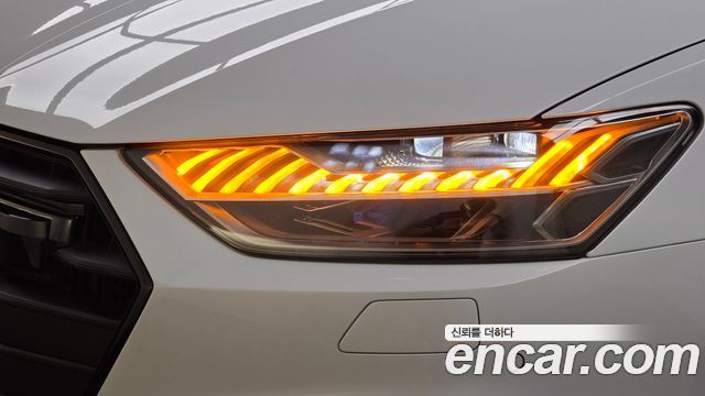 Audi A7 2022 — photo 8