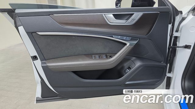 Audi A7 2022 — photo 14