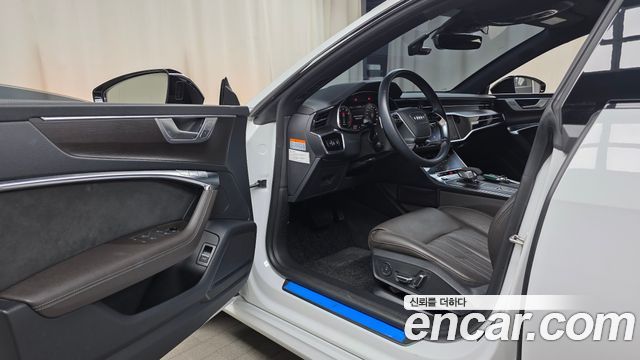 Audi A7 2022 — photo 16