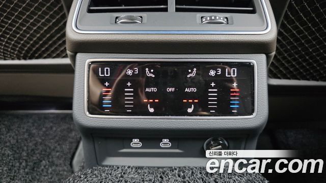 Audi A7 2022 — photo 34