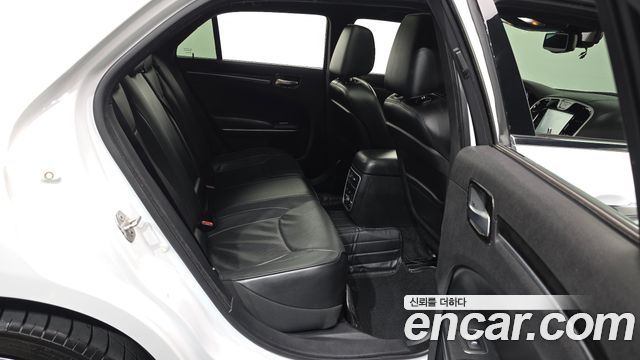 Chrysler 300C 2014 — photo 12