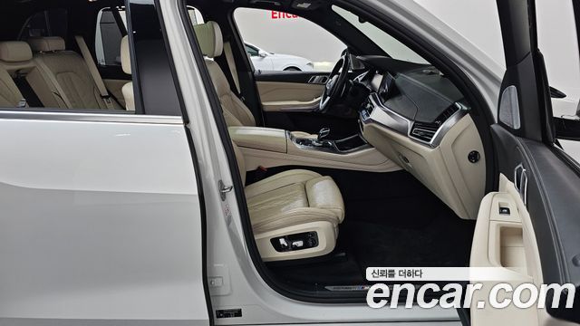 BMW X5 2020 — photo 11