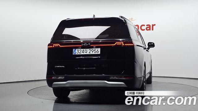Kia Canival 2023 — photo 4