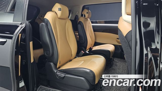 Kia Canival 2023 — photo 11