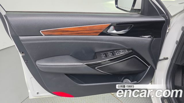 Kia K7 2017 — photo 14