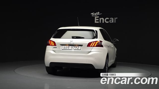Peugeot 308 2019 — photo 4