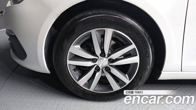 Peugeot 308 2019 — photo 5