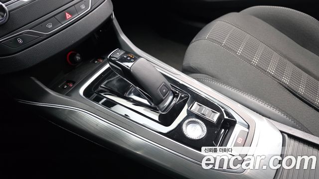 Peugeot 308 2019 — photo 9
