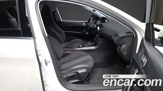 Peugeot 308 2019 — photo 11