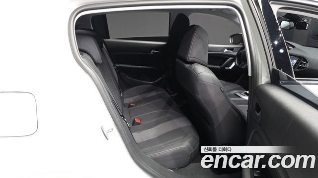Peugeot 308 2019 — photo 12
