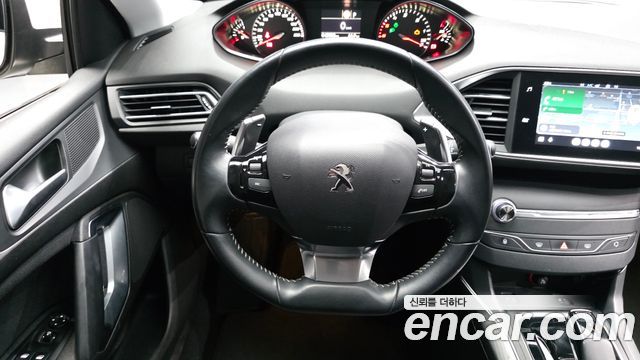 Peugeot 308 2019 — photo 13