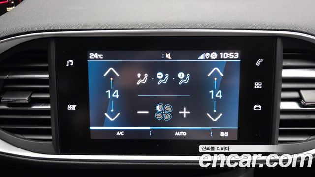 Peugeot 308 2019 — photo 15