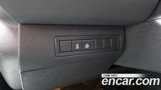 Peugeot 308 2019 — photo 18
