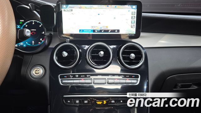Mercedes-Benz GLC-Class 2021 — photo 19