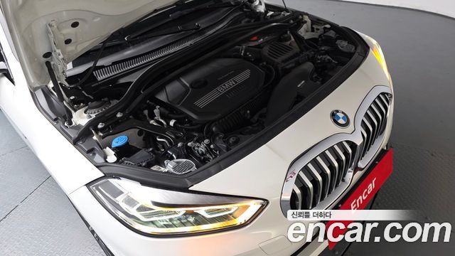 BMW 1-Series 2023 — photo 6