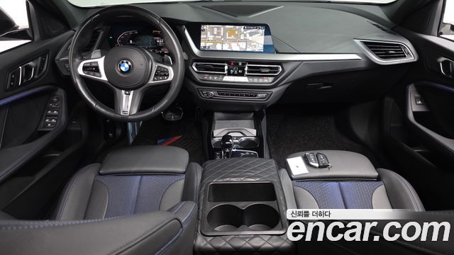 BMW 1-Series 2023 — photo 10