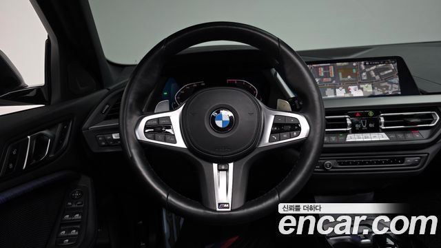 BMW 1-Series 2023 — photo 21