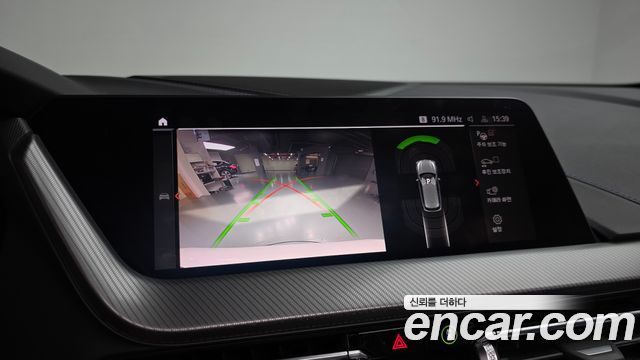 BMW 1-Series 2023 — photo 22