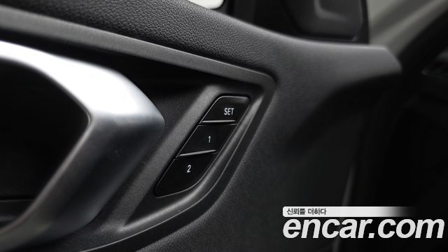 BMW 1-Series 2023 — photo 23
