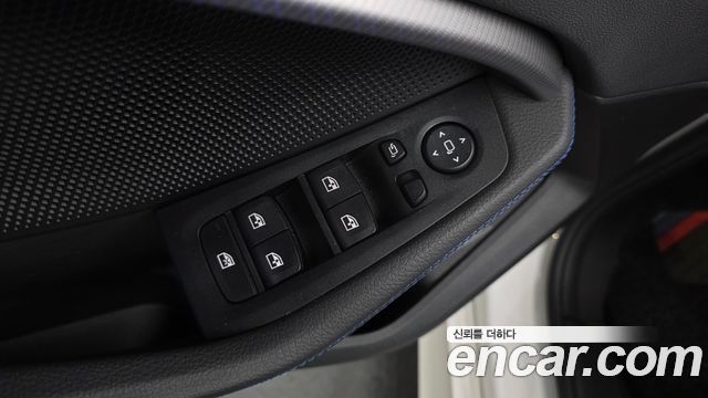 BMW 1-Series 2023 — photo 33