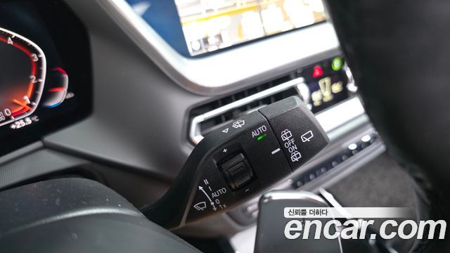 BMW 1-Series 2023 — photo 35